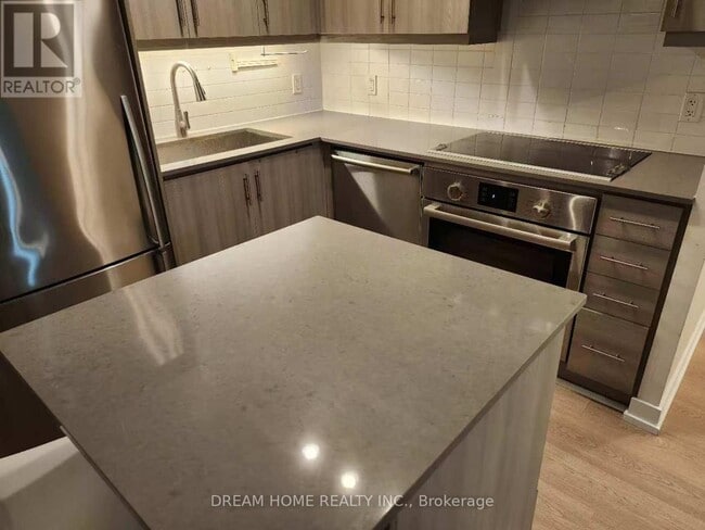 Building Photo - 1 The Esplanade