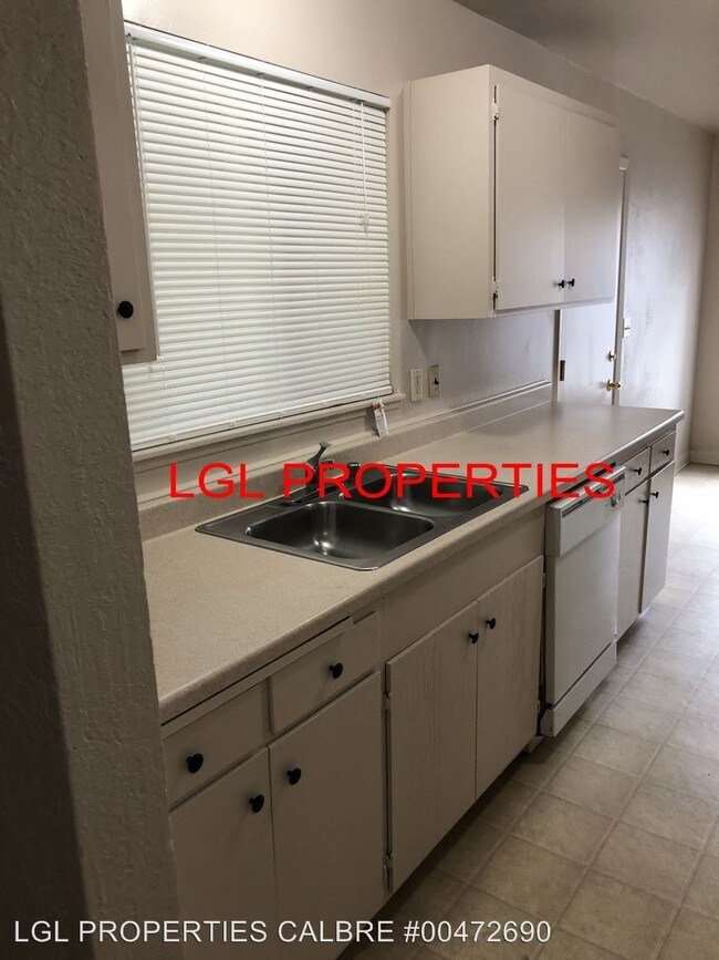 Foto del edificio - 7425 Candlewood Way