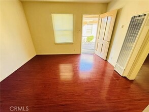 Building Photo - 1117 Okoboji Dr