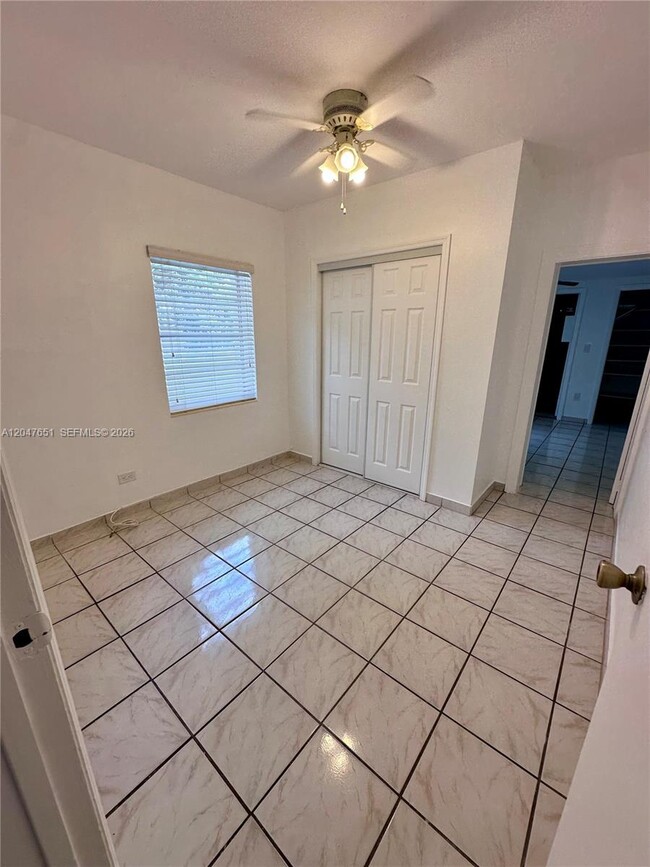 Building Photo - 3743 SW 28th St