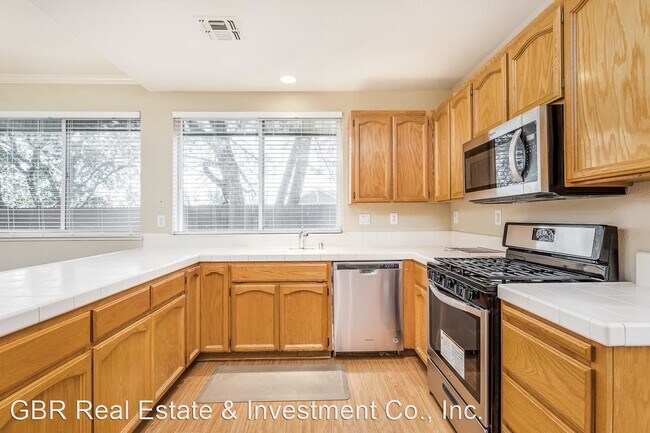 Building Photo - 4 br, 2.5 bath House - 145 Lembi Drive