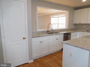 Building Photo - 9900 Doubletree Ln