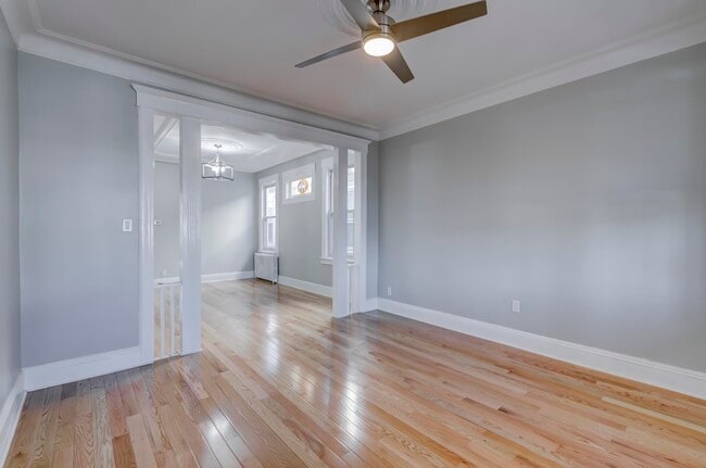 Building Photo - 132 W 16th St