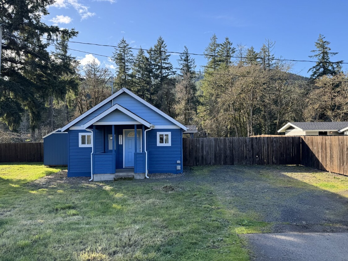 Primary Photo - Charming cottage on the river!