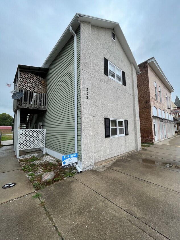 Primary Photo - 332 W. State St.