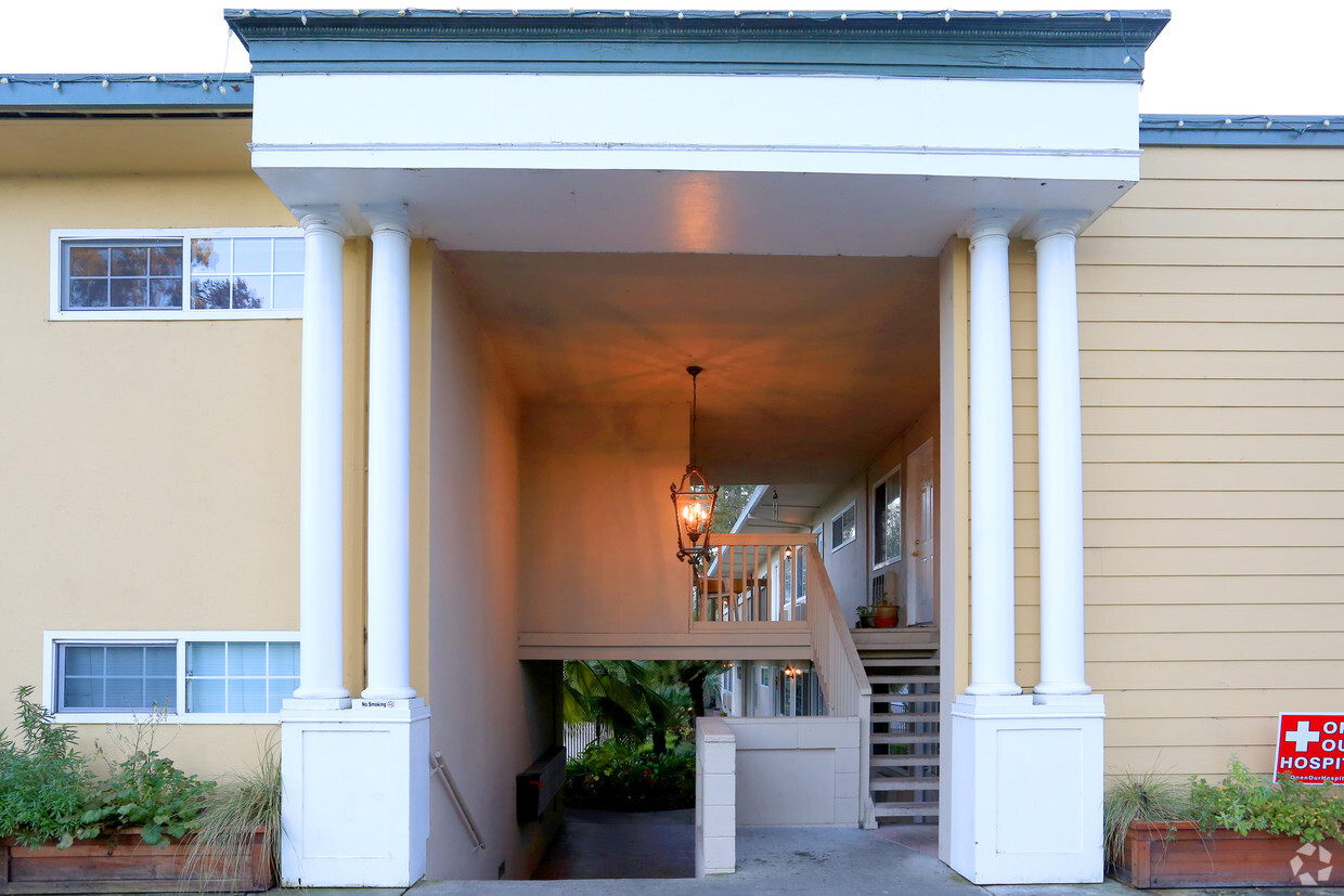 Entrance - Sebastopol Square Apartments