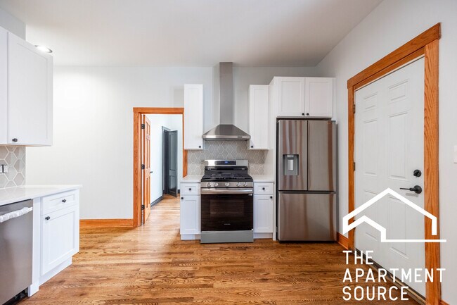 Foto del edificio - 2842 W Augusta Blvd