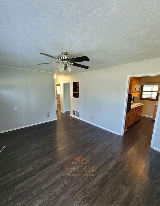 Building Photo - AFFORDABLE 2 BR + DEN HOME