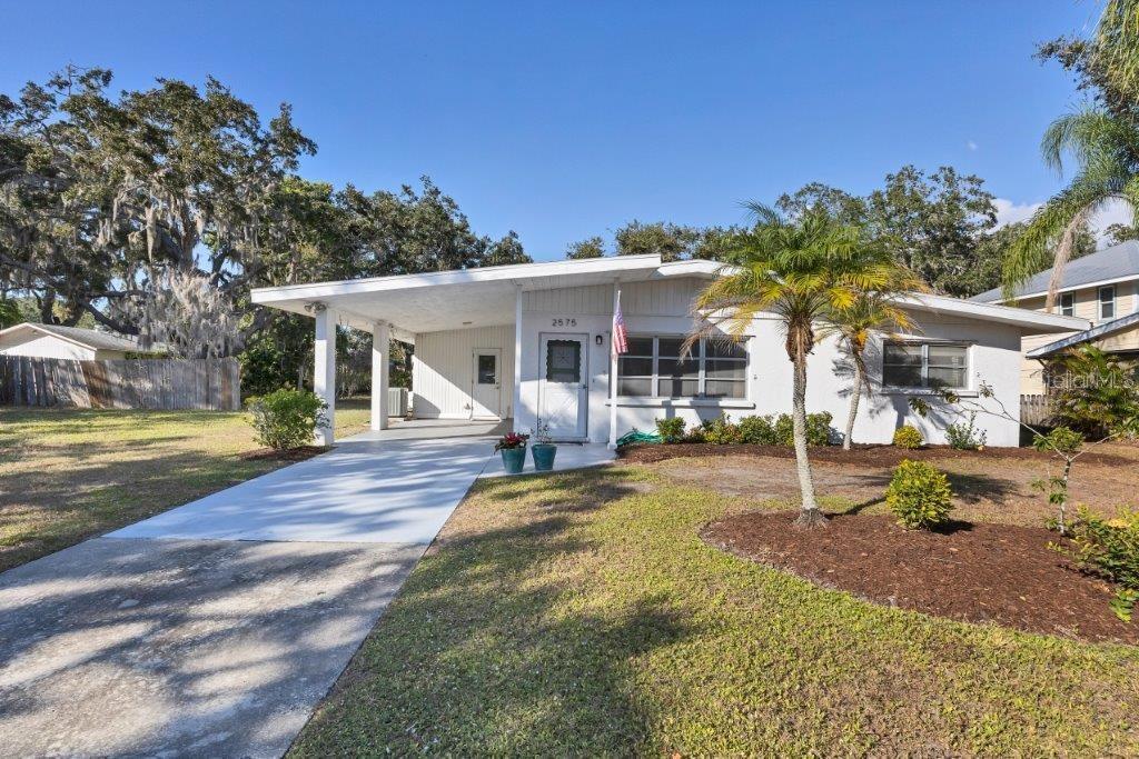 Foto principal - 2575 Hillview St