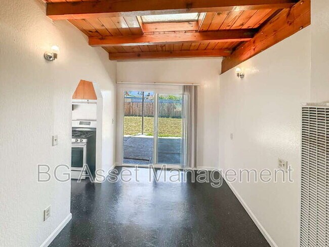 Foto del edificio - 1526 Visalia Ave