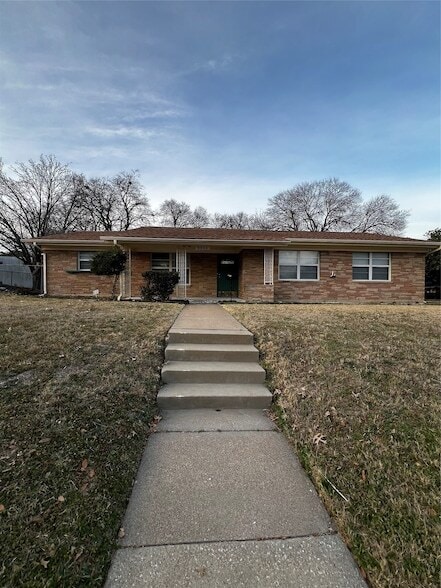 Building Photo - 8300 Doreen Ave