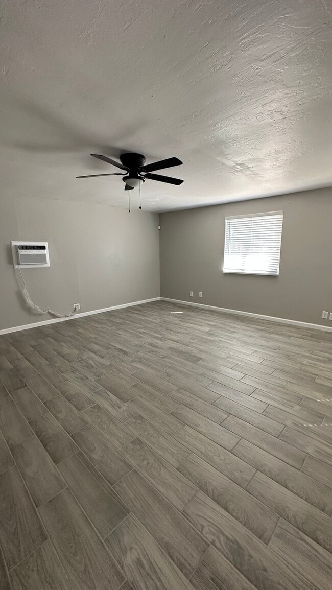 Building Photo - 2808 N 46th Ave