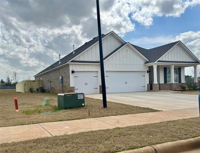 Foto del edificio - 1016 Birch Ln