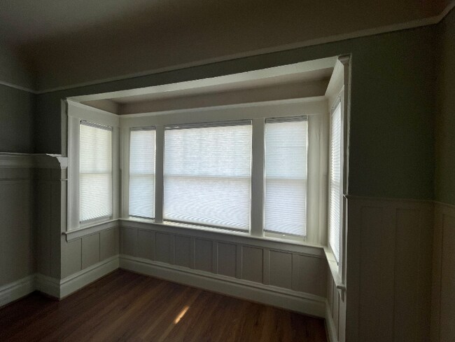 Foto del edificio - 1127 Elgin St