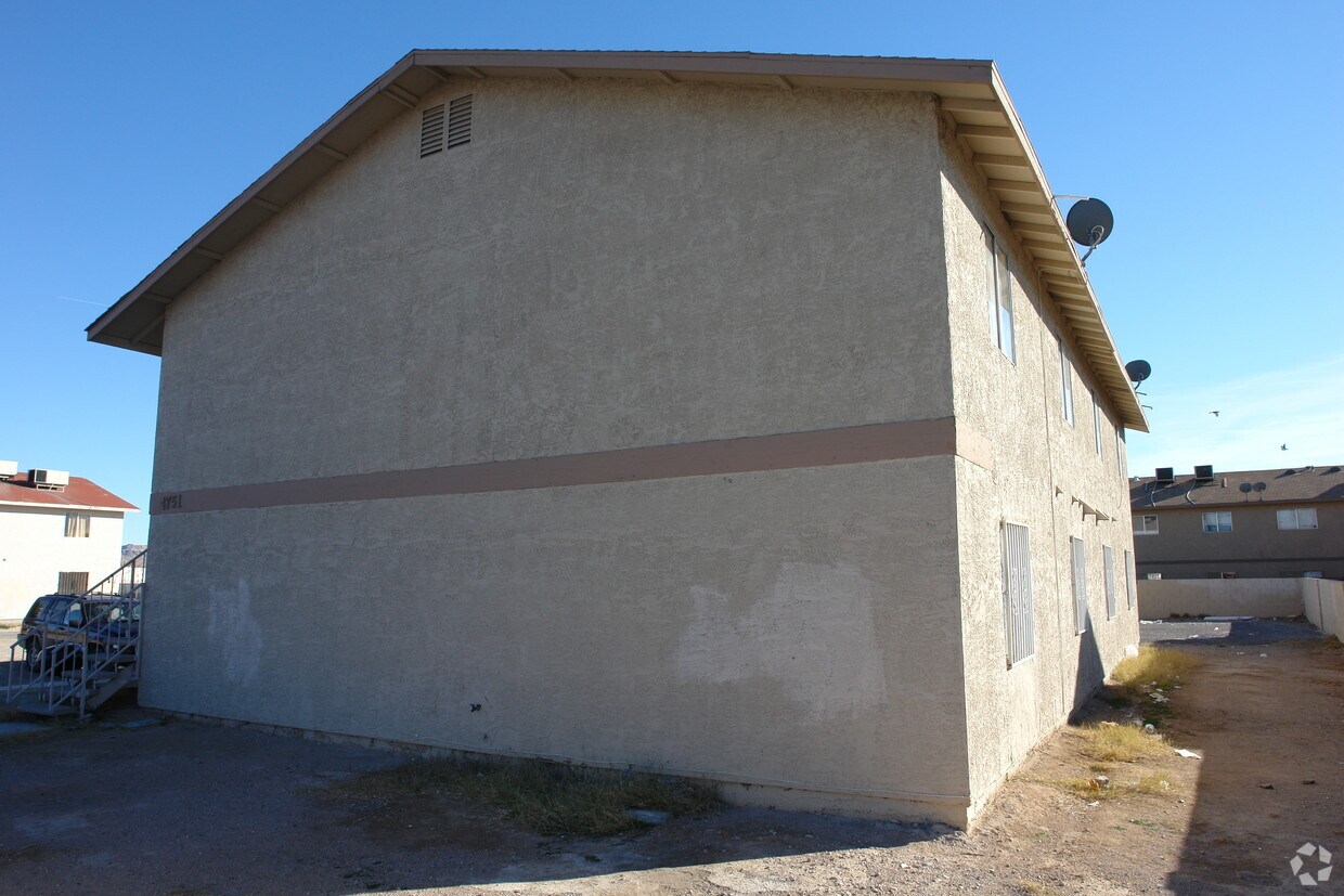 Building Photo - Westgate Palms
