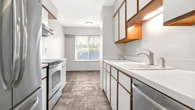 Building Photo - 1010 Willow Grove Ct