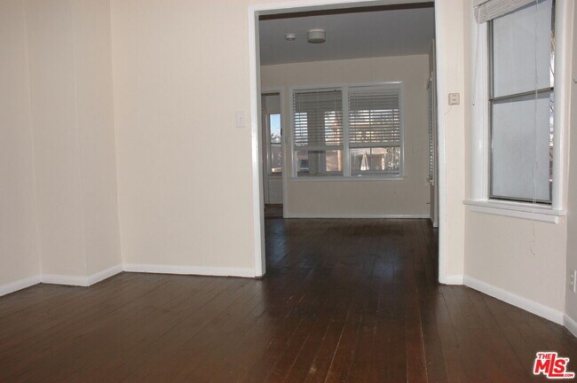 Building Photo - 24 Rose Ave