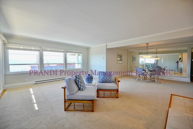 Photo - Top Floor, Corner Unit Condo with Panorami...