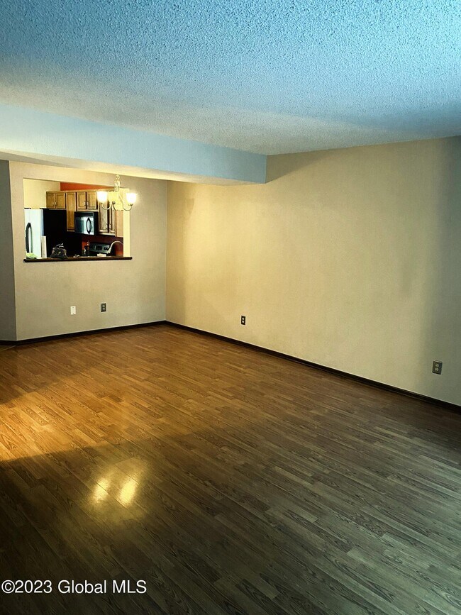 Foto del edificio - 5 Wilton Ct