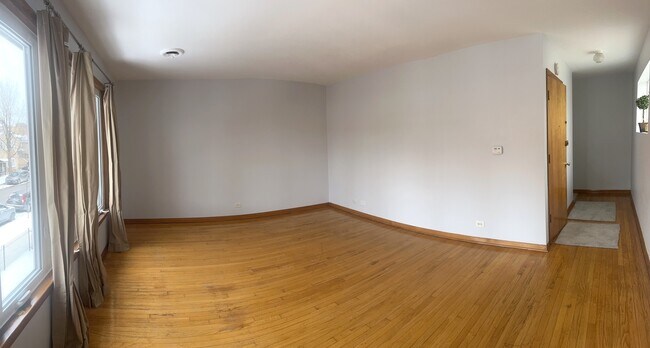 Building Photo - 329 W 23rd Pl
