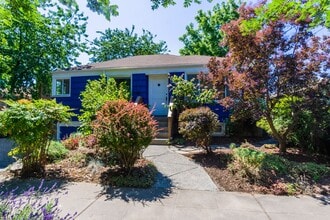 Building Photo - 8049 Wallingford Ave N