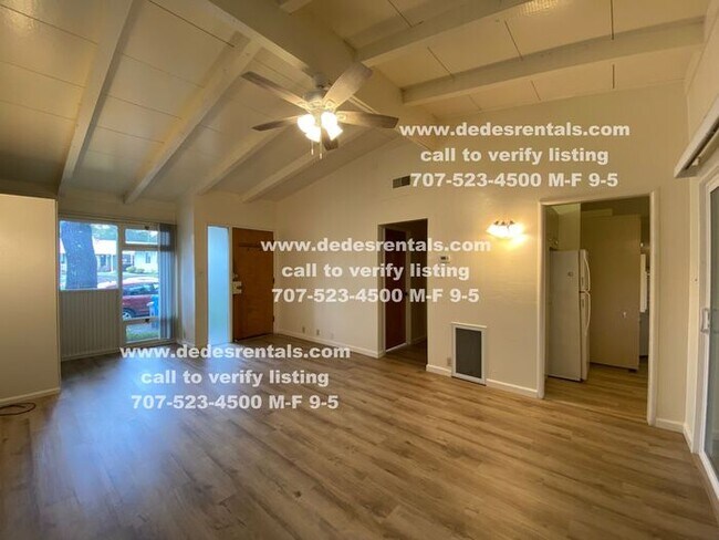 Building Photo - Charming 1950's triplex in Bennett Valley!