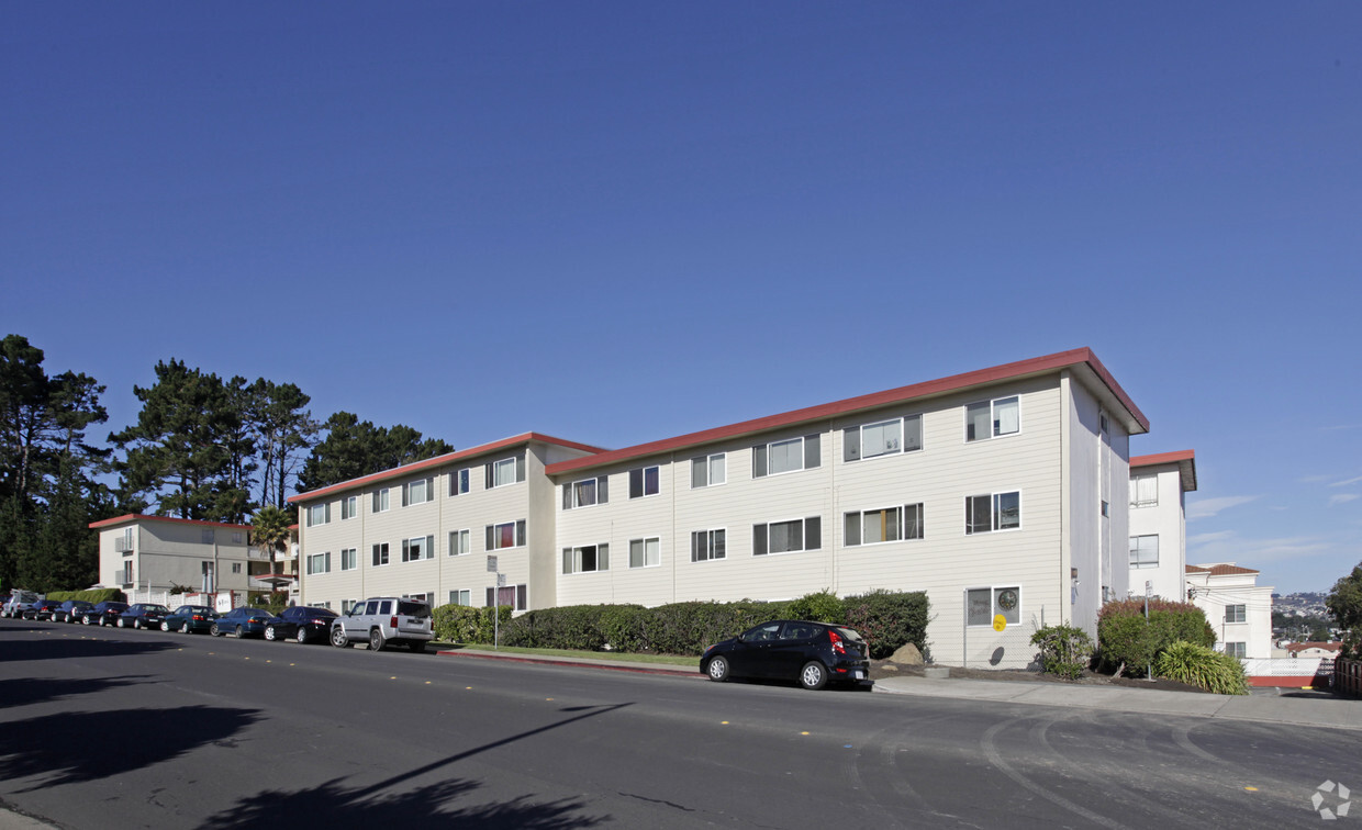 Primary Photo - St. Francis Apartments