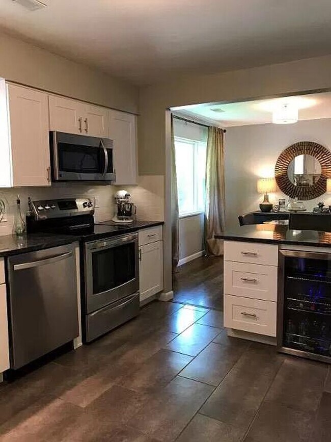 Building Photo - Charming 3-Bedroom Westlake Retreat with Prime Location and Serene Backyard Oasis