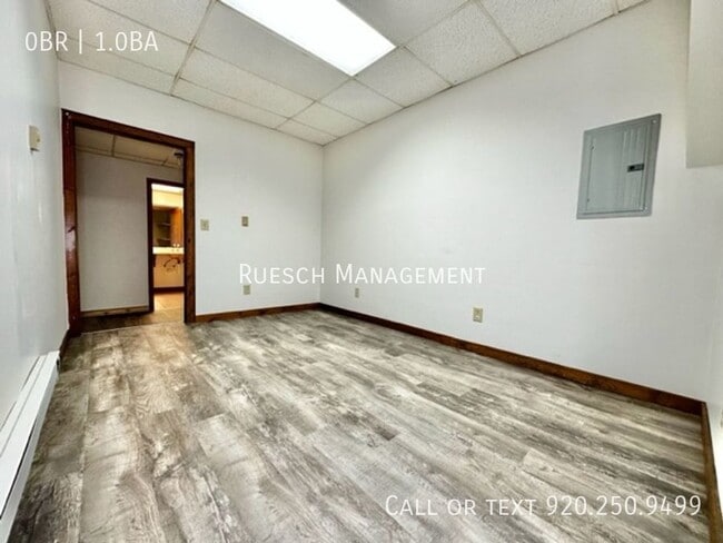 Building Photo - Charming Lower Studio Apartment - Availabl...