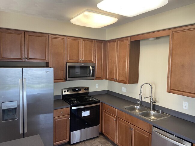 Building Photo - 141 Ellis Dr
