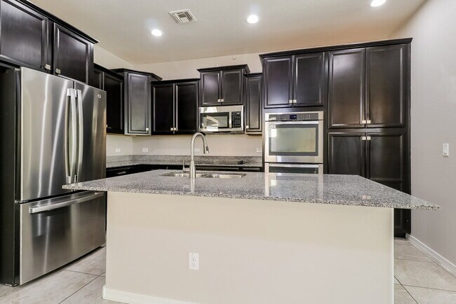 Foto del edificio - 16905 W Woodlands Ave