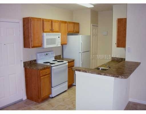 Building Photo - Beautiful resort style 2 bedroom 2 bath co...