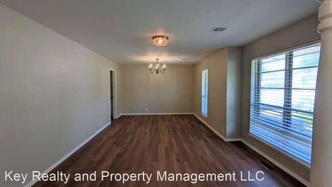 Building Photo - 4 br, 3 bath House - 13205 Green Valley Dr