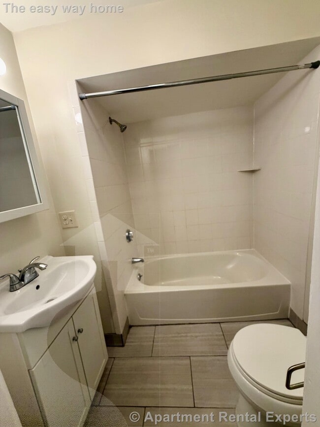 Building Photo - 45 Florence St