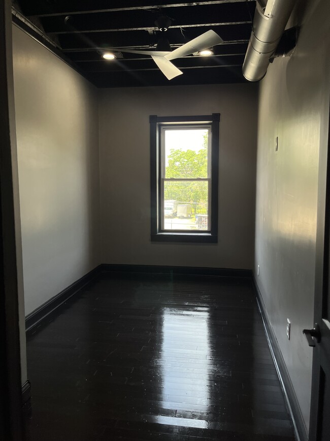Building Photo - 2832 Stanton Ave