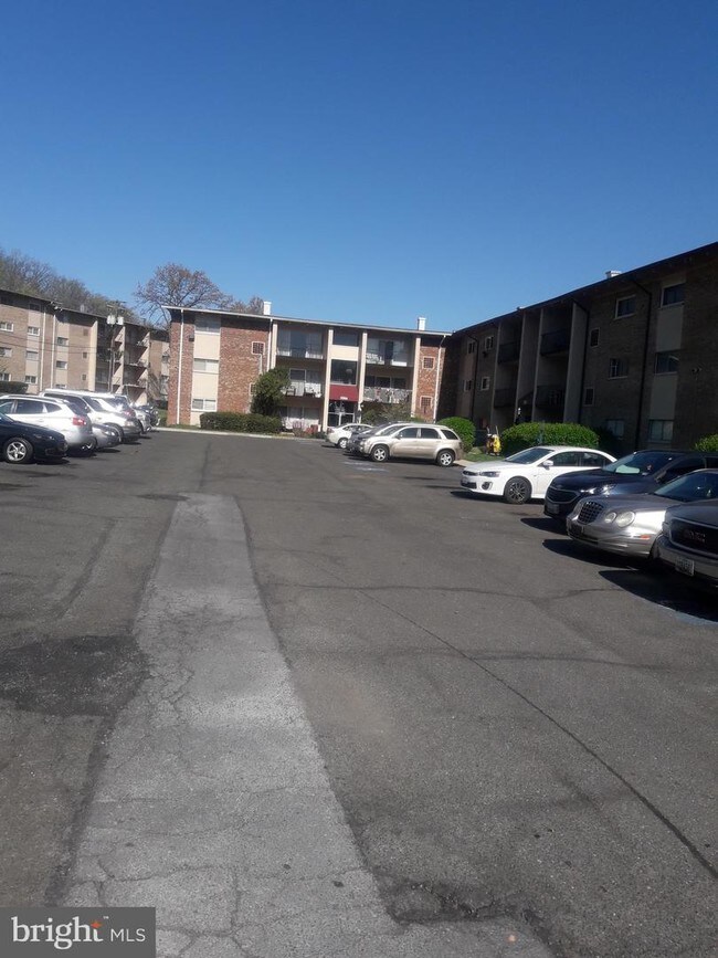 Building Photo - 5500 Karen Elaine Dr