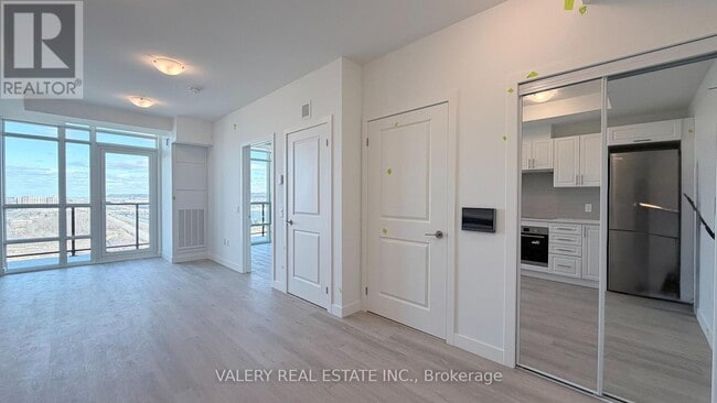 Building Photo - 461 Green Rd