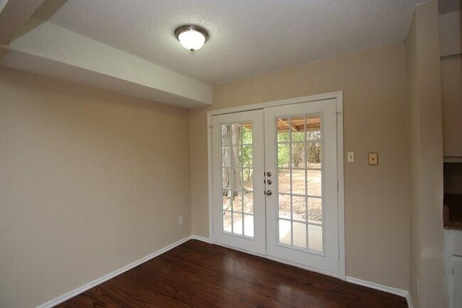 Foto del edificio - 209 Heartwood Dr