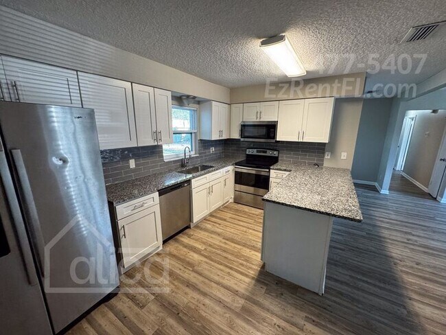 Foto del edificio - 5915 Renault Dr W