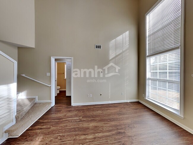 Building Photo - 4145 Ridgefair Dr