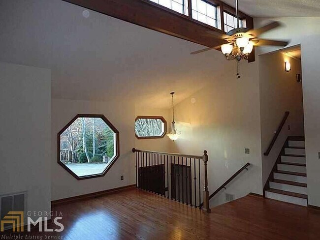 Building Photo - 6005 Chimney Springs Rd