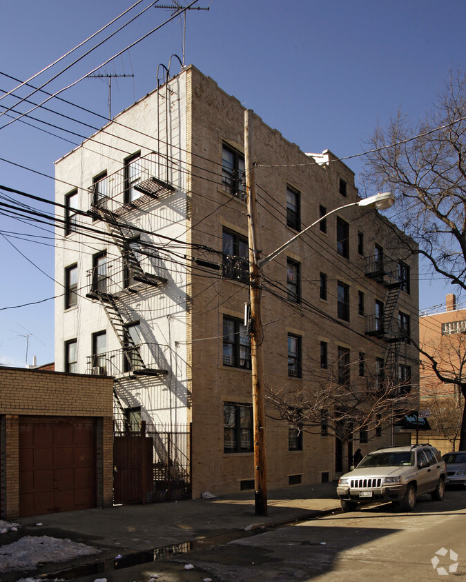 Building Photo - 1755 Taylor Ave