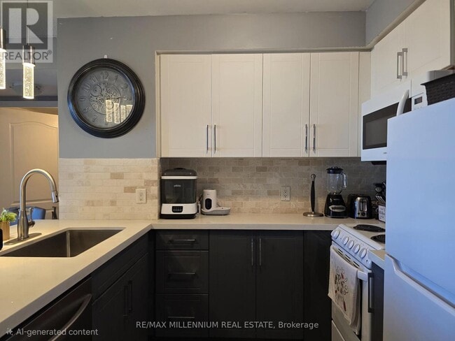 Building Photo - 38 Lee Centre Dr