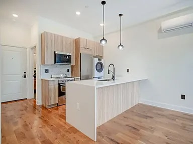 Photo - 2841 W Diamond St Apartment