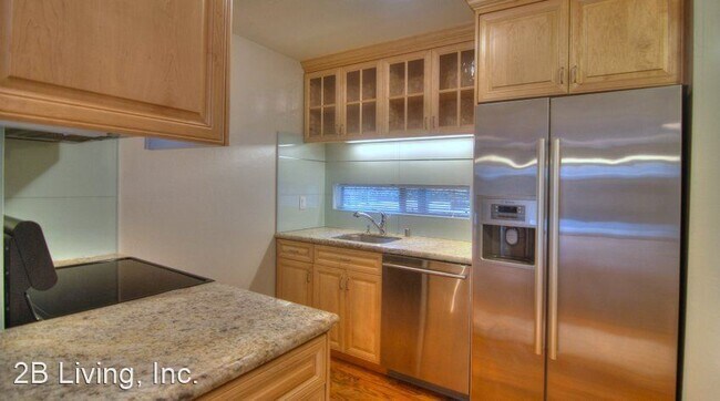 Building Photo - 2 br, 1.5 bath House - 651 Forest Avenue