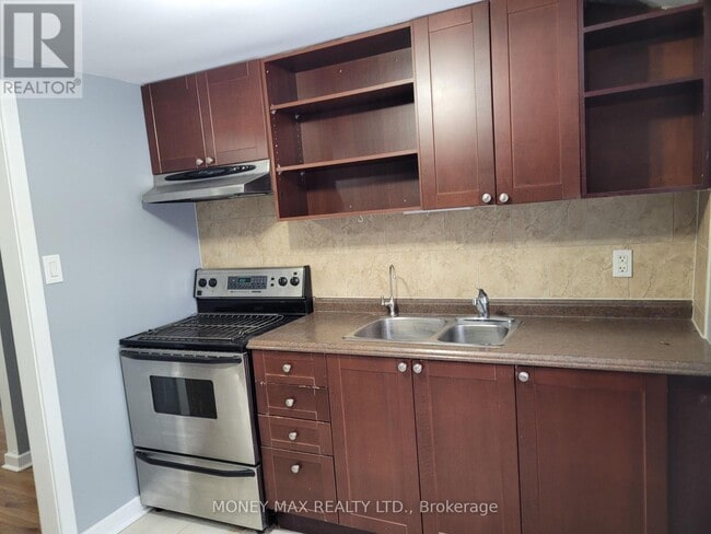 Building Photo - 2952 Prince of Wales Dr
