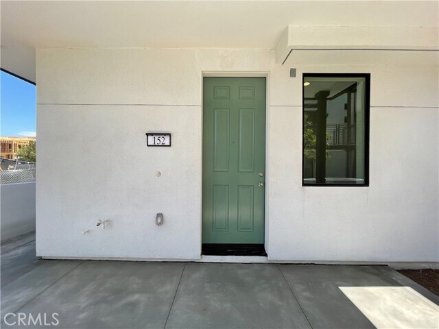 Building Photo - 152 Sawbuck