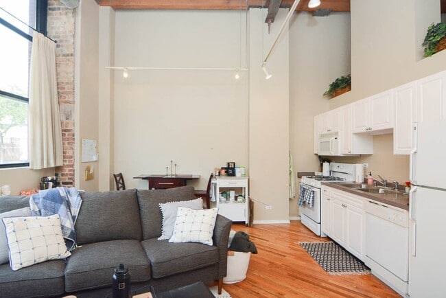 Foto del edificio - 226 N Clinton St