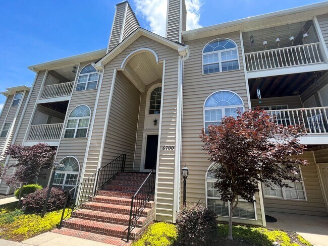 Foto del edificio - Lovely Greensboro 2 bedroom, 2 bathroom to...