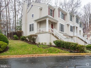 Building Photo - 11300 Fairwind Way